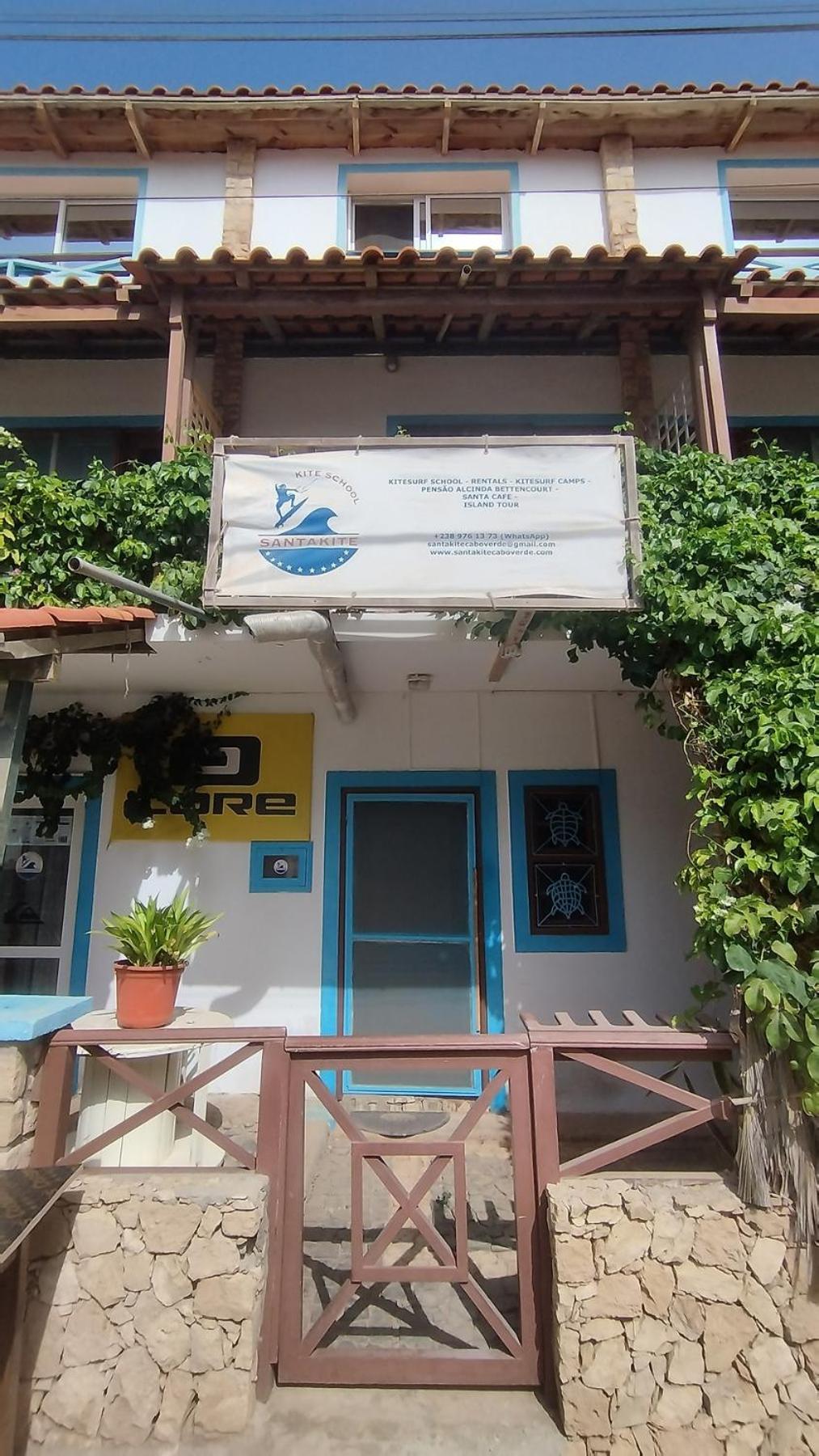 Pensao Alcinda Bettencourt 100 Meters To The Beachfront Santa Maria Exterior foto