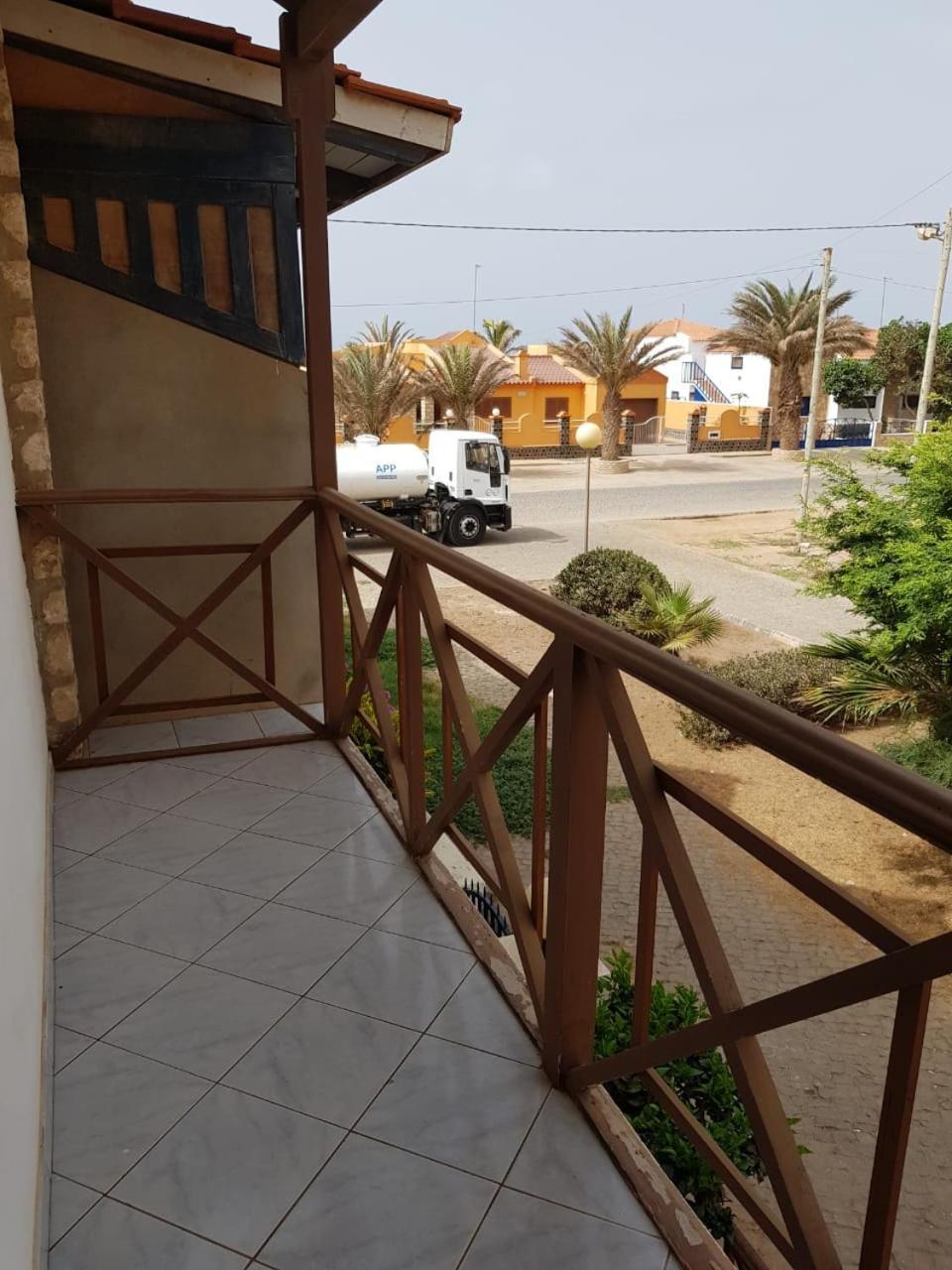 Pensao Alcinda Bettencourt 100 Meters To The Beachfront Santa Maria Exterior foto