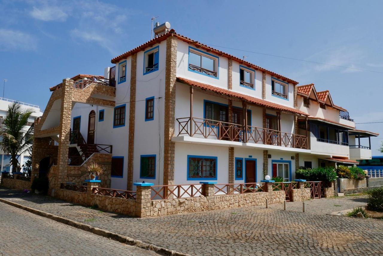 Pensao Alcinda Bettencourt 100 Meters To The Beachfront Santa Maria Exterior foto
